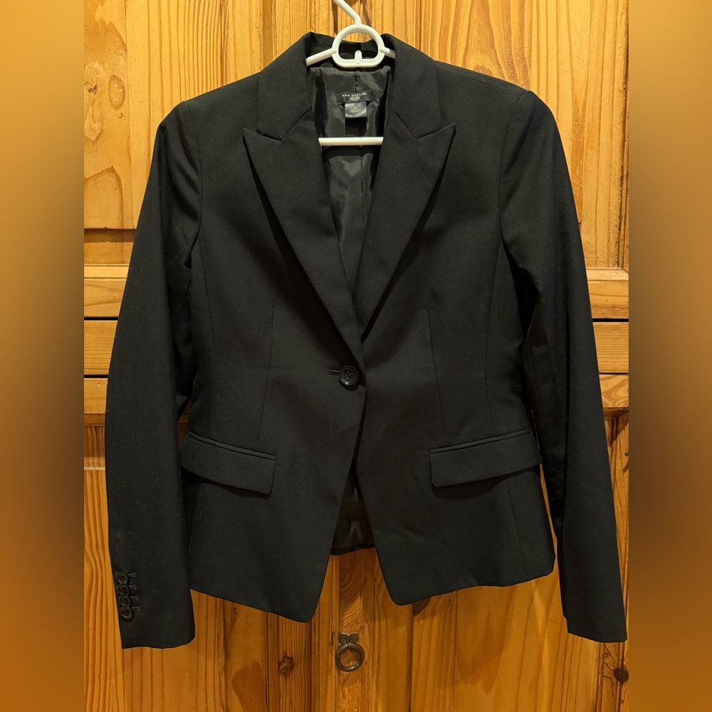 Women’s Tailored Blazer